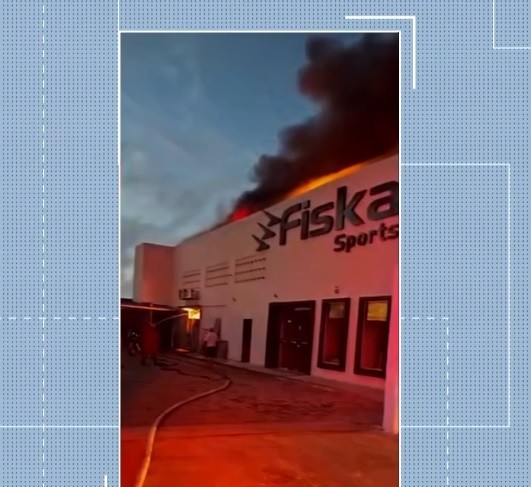 Incêndio de grandes proporções atinge fábrica de fardamentos esportivos em Arapiraca