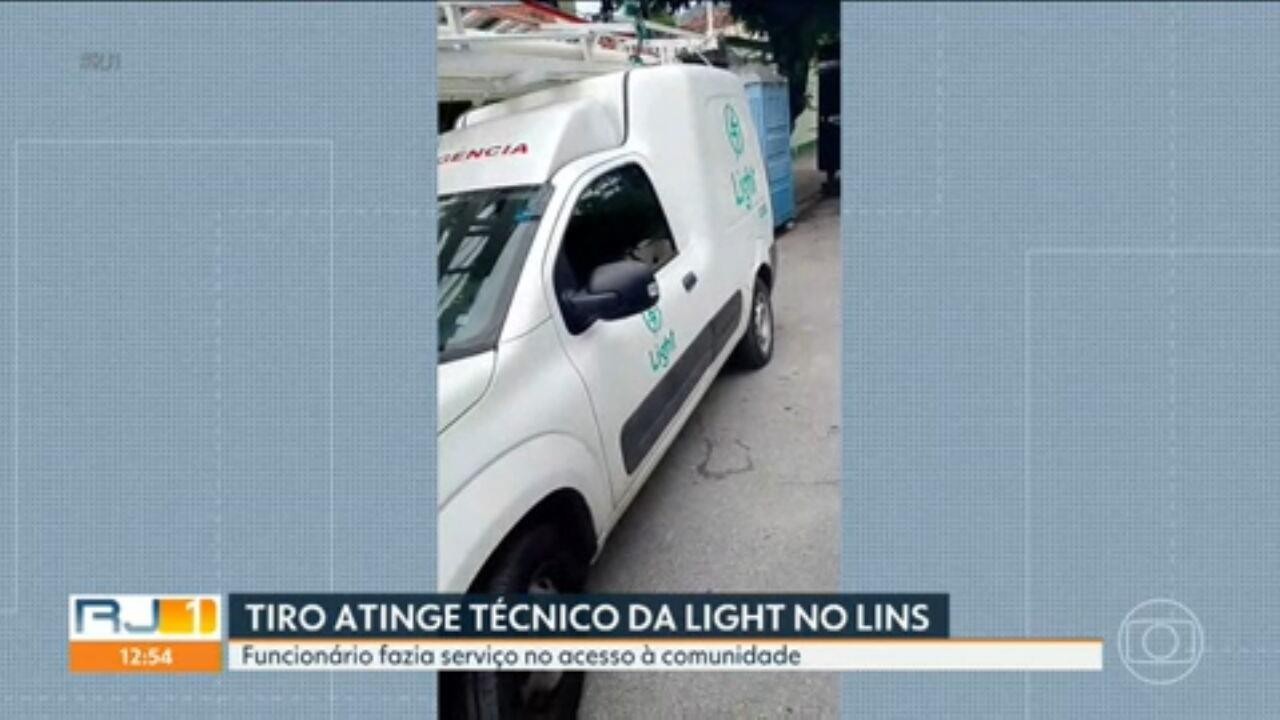 Funcionário da Light é ferido após carro da concessionária ser atingido por tiros no Lins