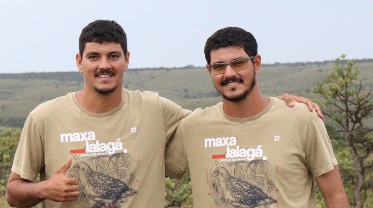 De serventes a guias: gêmeos descobriram quase 400 espécies de aves em MG