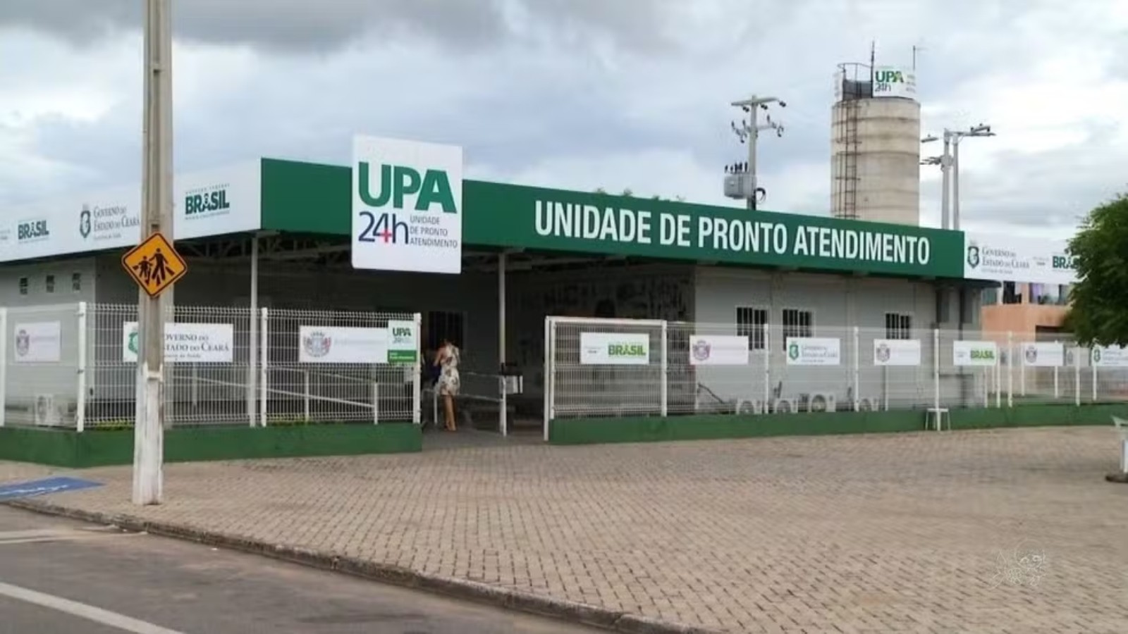 Criminosos se passam por policiais e atiram em pai, mãe e criança de 2 anos