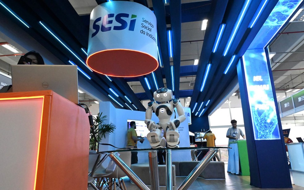 Na foto, robô na edição de 2024 da Expoind. Neste ano, público poderá conferir de perto o Spot, um cão-robô capaz de levantar cargas de até 14kg — Foto: Alex Malheiros