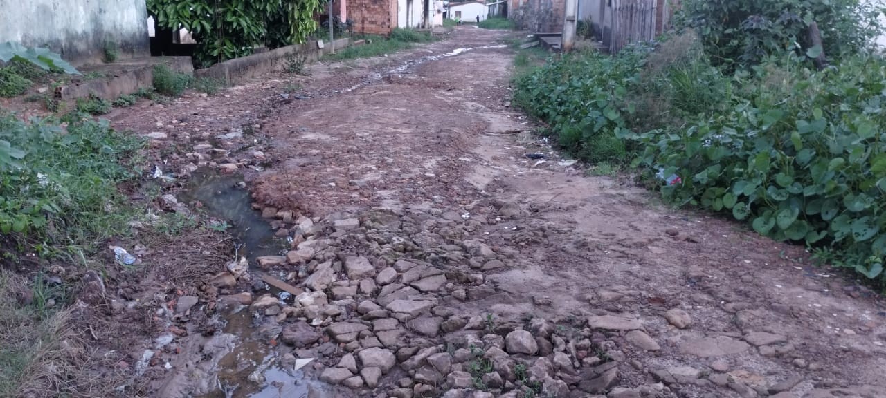 Ruas cheias de buracos, infiltração em escola e alunos sem farda; moradores sofrem com falta de infraestrutura no Jardim Tropical, em Ribamar
