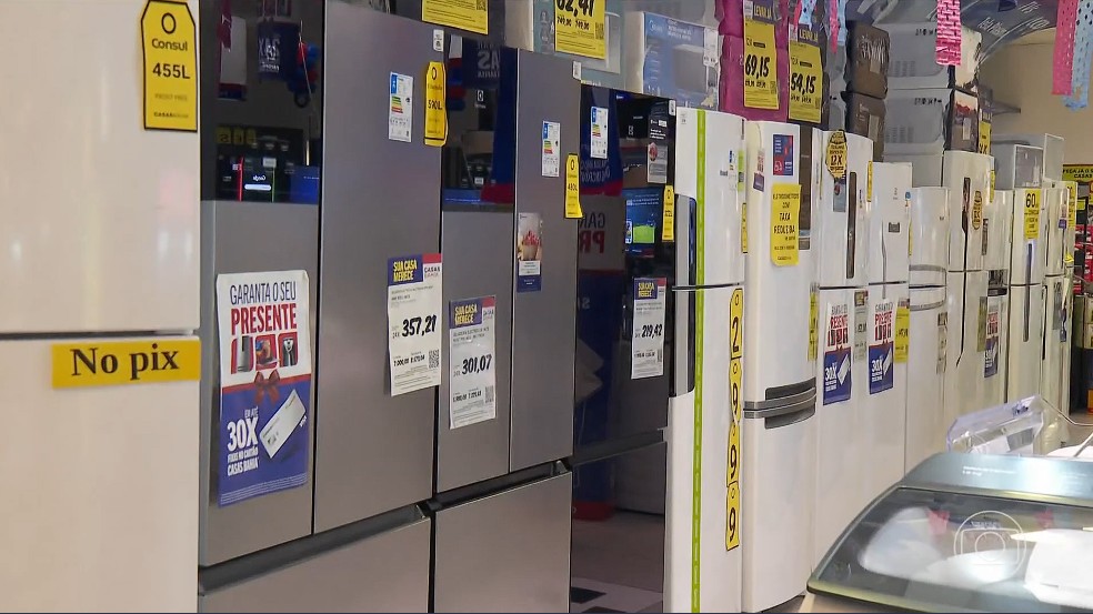 Nova etiqueta de eficiência para geladeiras entra em vigor no Brasil; saiba o que muda