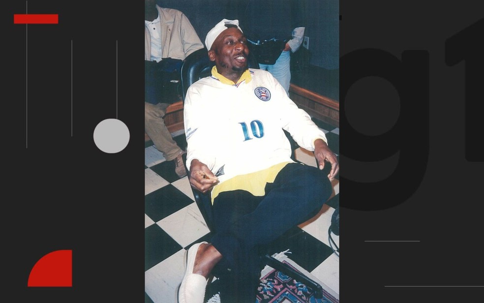 Jimmy Cliff com a camisa do Esporte Clube Bahia — Foto: Esporte Clube Bahia