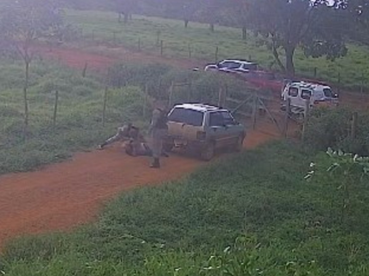 Ex-vereador ‘pensou que ia morrer’ enquanto era espancado por policiais militares em MG; veja VÍDEO