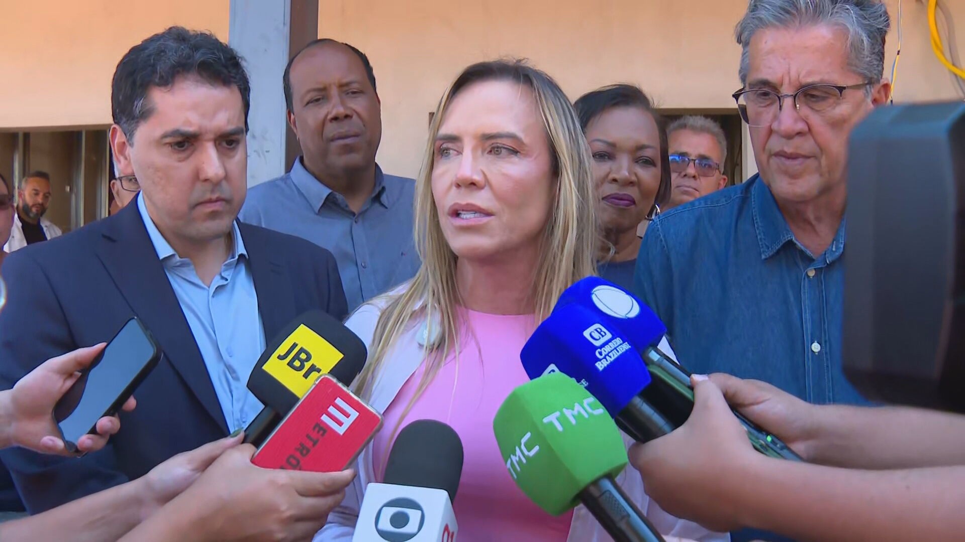 Após mortes, governadora do DF reconhece sucateamento na rede pública de saúde; 'precisamos melhorar'