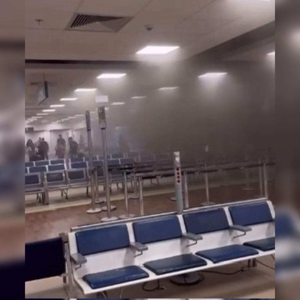 Principio de incêndio em ponte de embarque de aeroporto em MT é registrado e assusta passageiros; vídeo 
