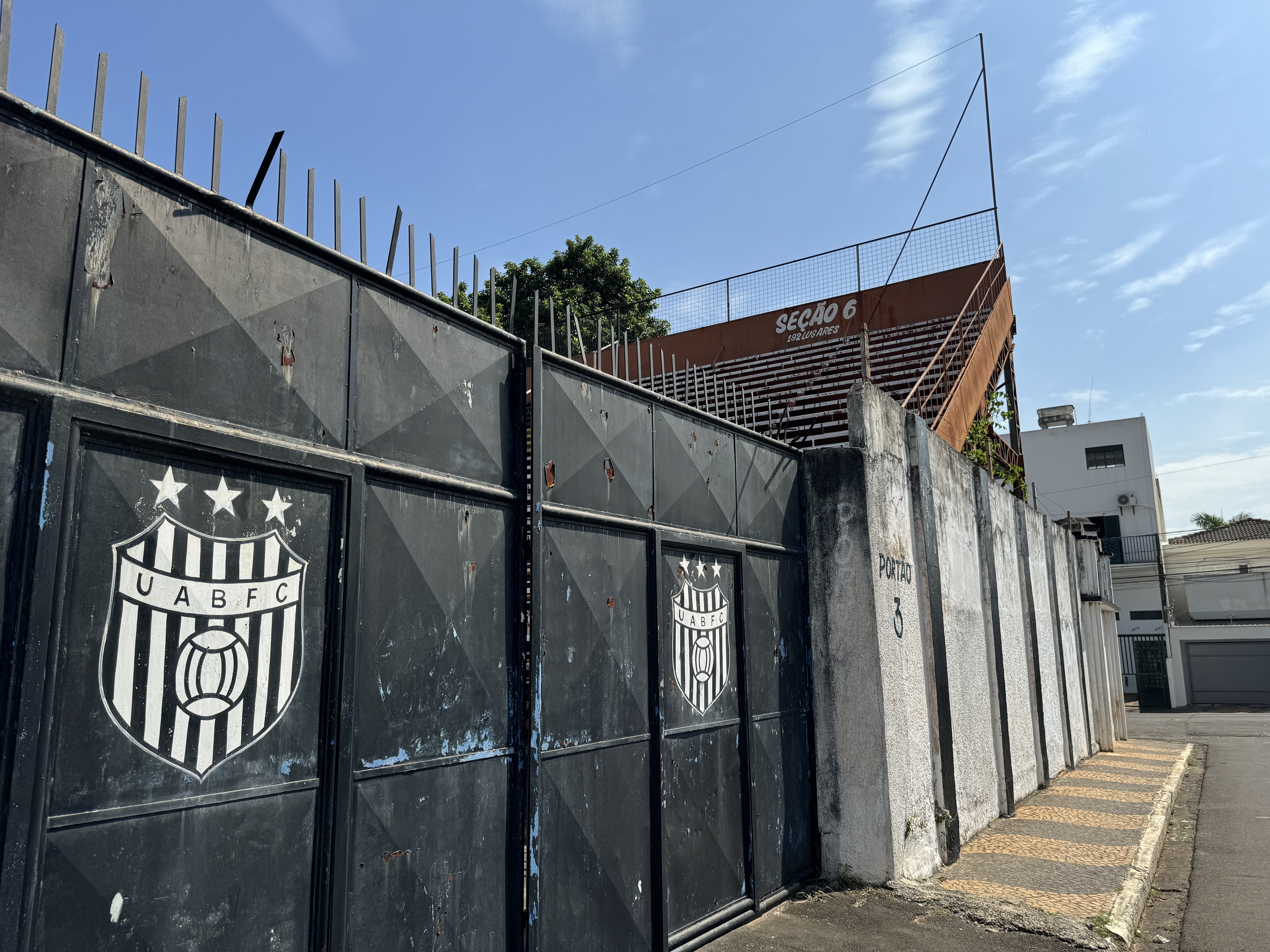 Justiça bloqueia R$ 562 mil do União Barbarense por dívida de IPTU, mas só acha R$ 30 mil nas contas do clube