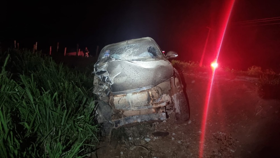 Motociclista morre após moto colidir de frente com caminhonete na BR-135, em São Domingos do Maranhão — Foto: Divulgação/PRF