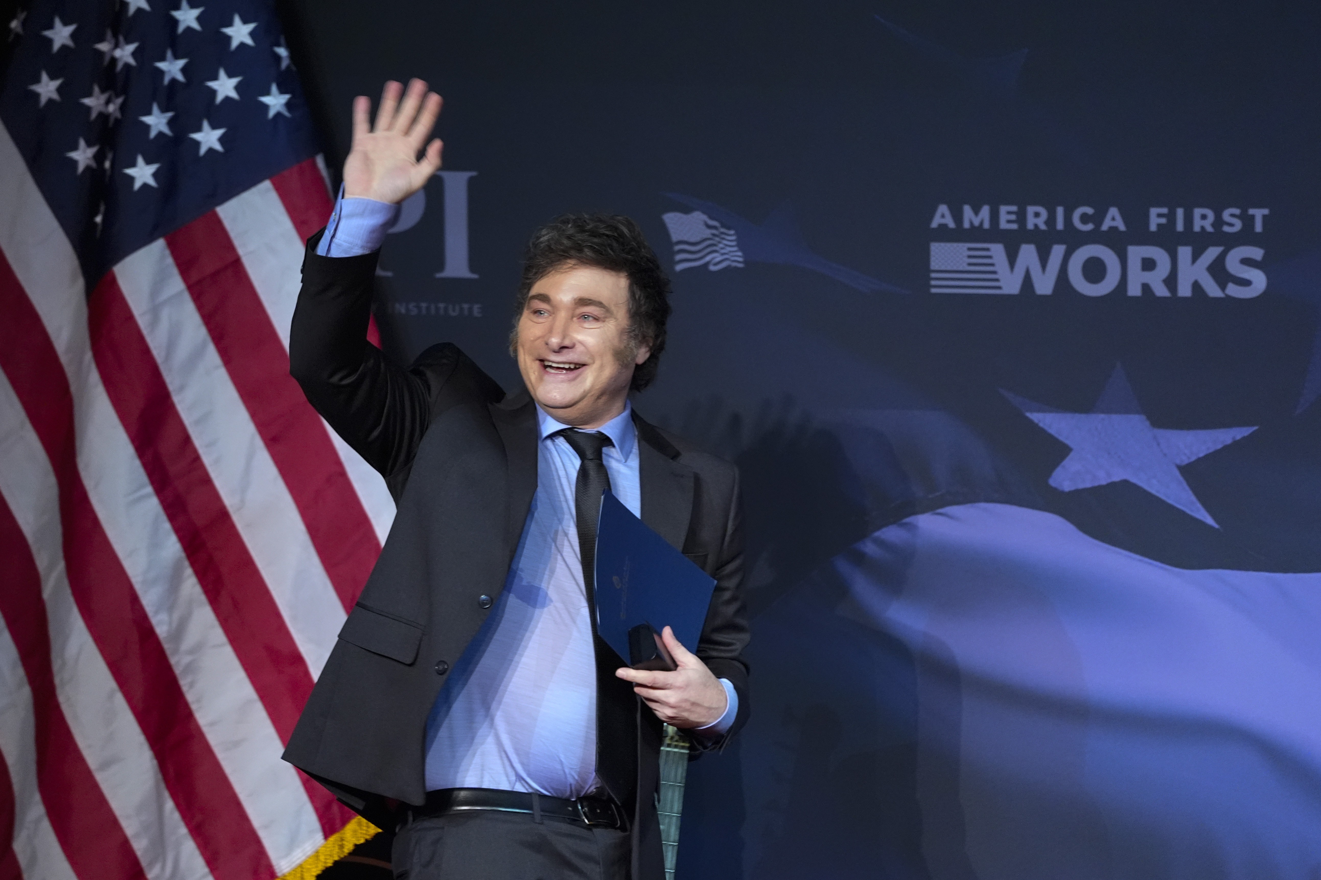 Governo argentino anuncia investigação sobre criptomoeda promovida por Milei