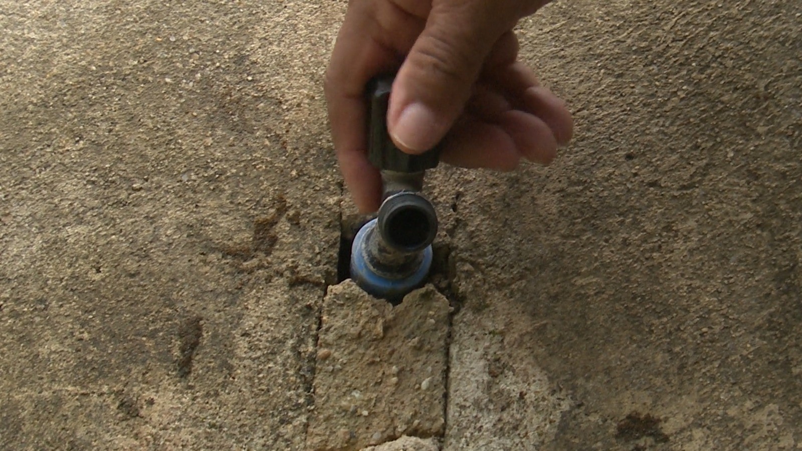 Seca afeta abastecimento de água em Porto Velho e moradores são atendidos por caminhões pipa