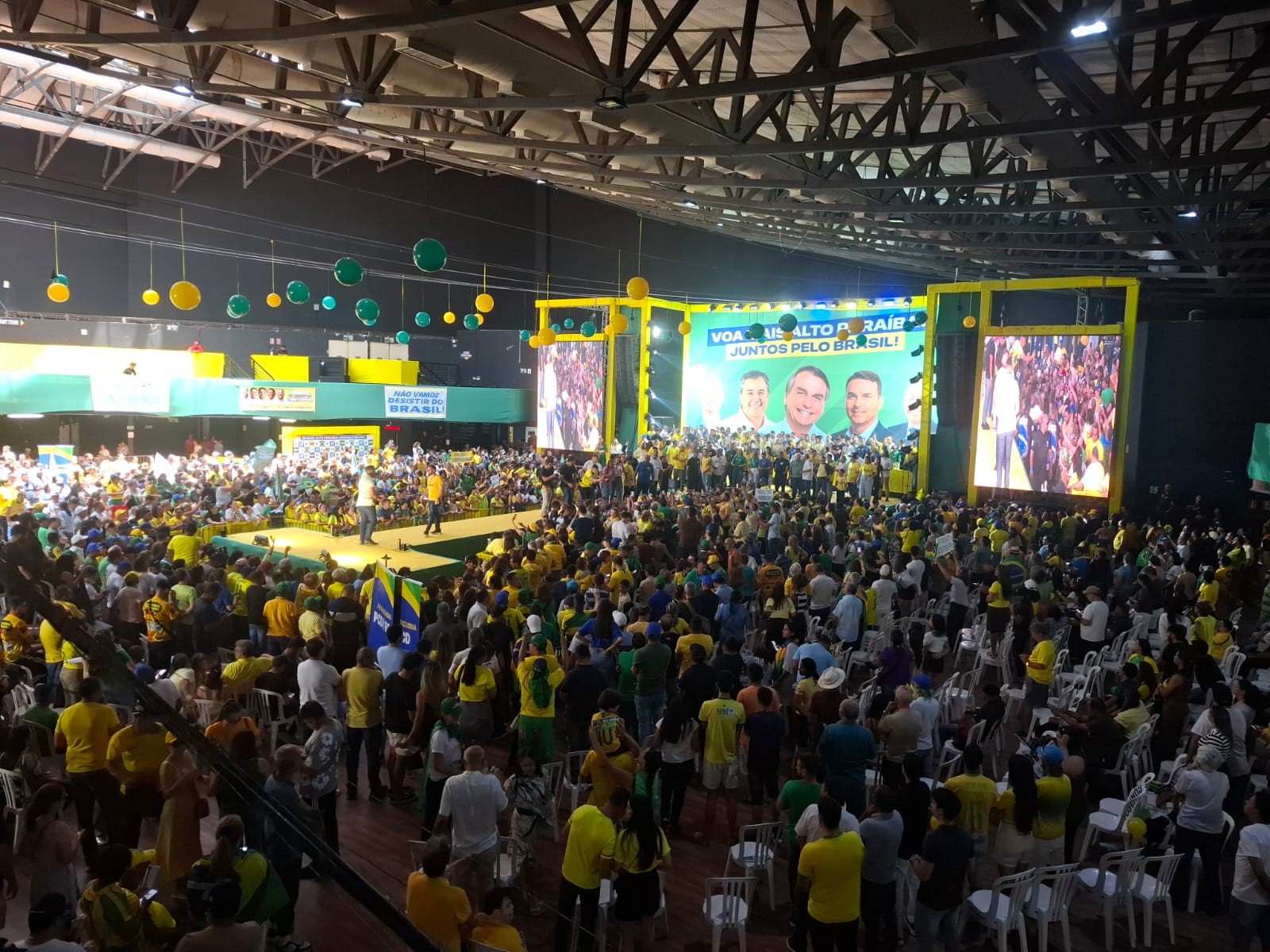 Efraim se filia ao PL em evento com Flávio Bolsonaro na Paraíba