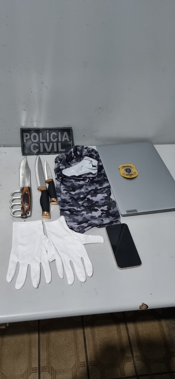 Mulher é presa após confessar plano de matar os pais e fazer ataque armado em escola na PB