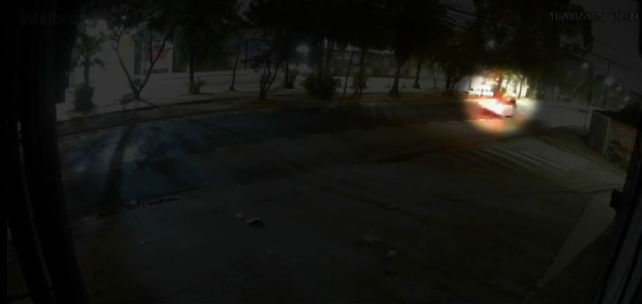 VÍDEO: Costureira morre atropelada por advogado bêbado após ser projetada por carro na Zona Leste
