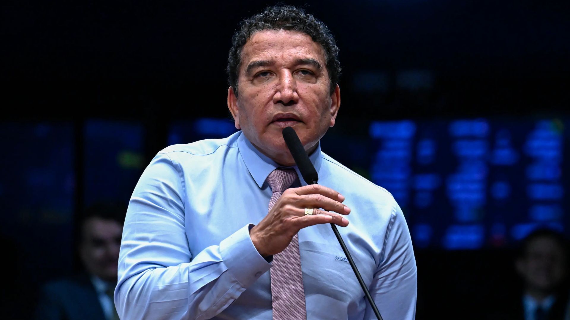 Magno Malta vira réu por falas contra cobrador preso injustamente por estupro no ES