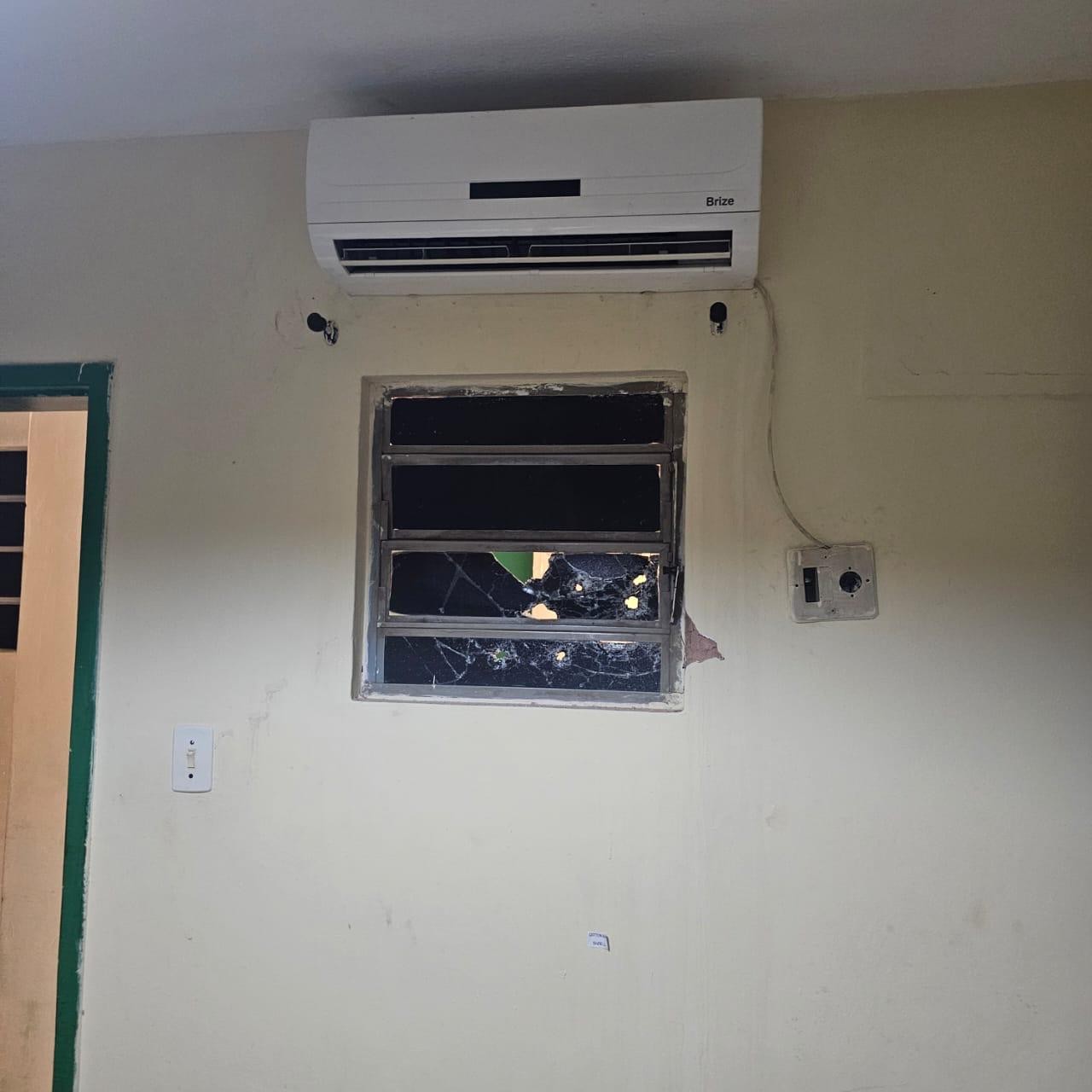 Veja como ficou pousada após tiroteio na Pajuçara; mais dois são presos