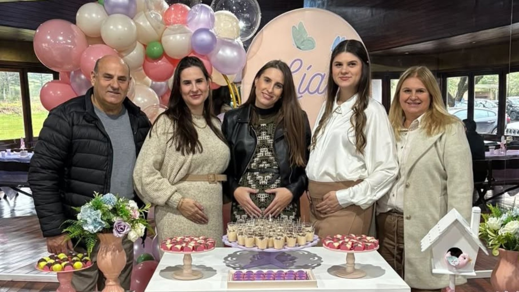Irmãs paranaenses ficam grávidas ao mesmo tempo, e pais delas se tornarão avós pela 1ª vez com quatro netos: 'Não foi combinado'
