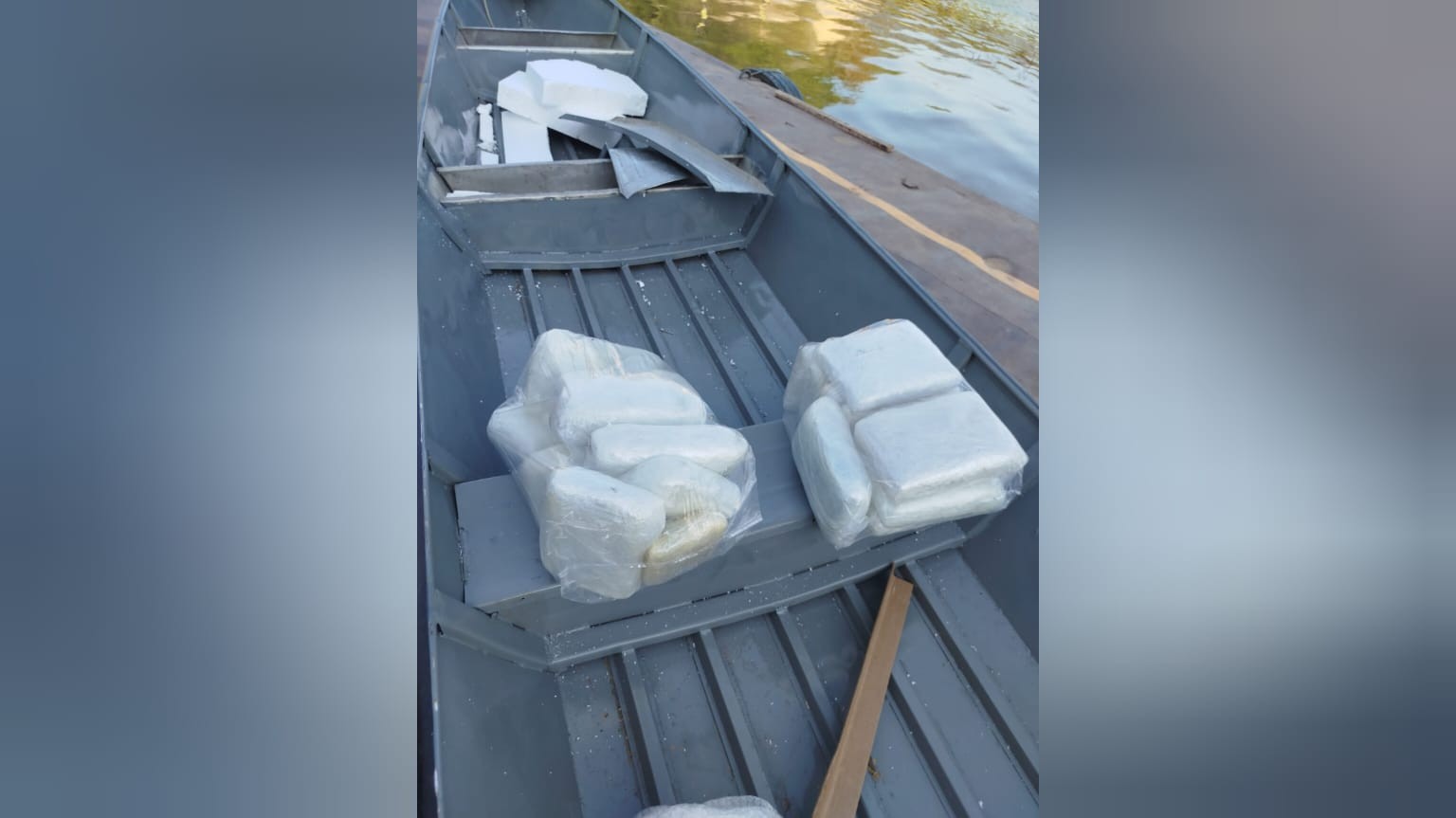 Agentes da Base Candiru apreendem mais de 20 kg de drogas em embarcação no rio Amazonas