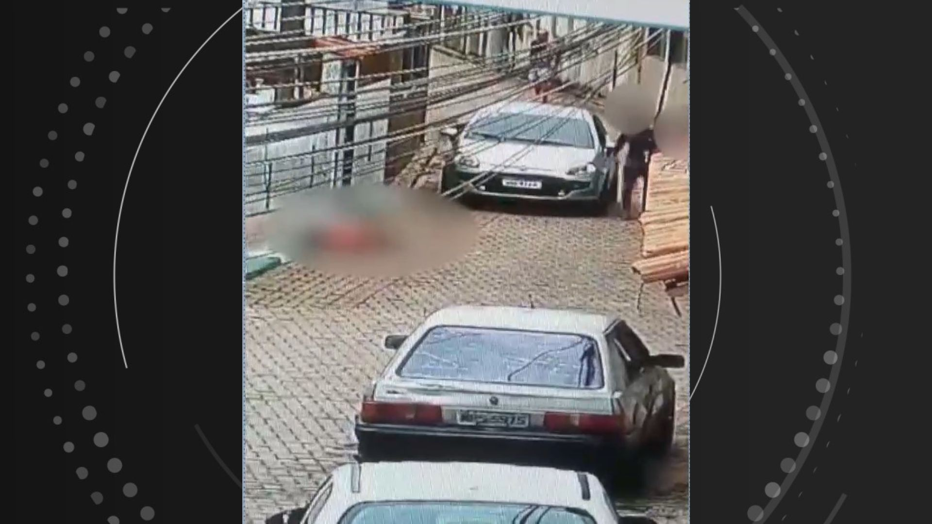 VÍDEO: pai é baleado dentro de carro e morre ao tentar fugir a pé no ES; filho de 6 anos estava na cadeirinha