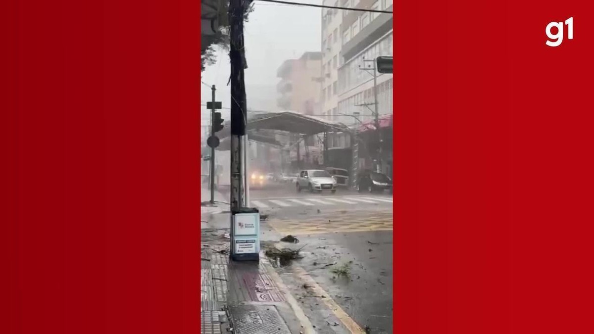 Chuva Forte E Ventania Quase Derrubam Grande Estrutura Met Lica Em Barra Mansa Veja V Deo Sul