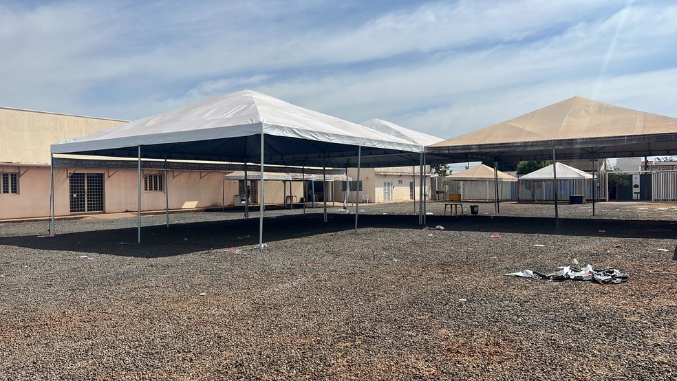 Trio invade igreja e fiéis têm pertences roubados enquanto esperavam por padre em Uberlândia