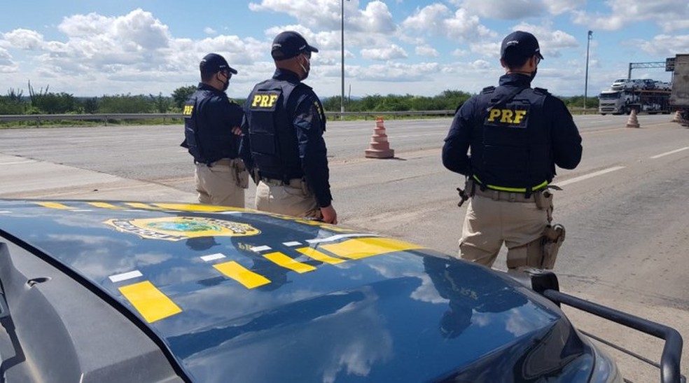Prisão ocorreu na BR-116, em Feira de Santana — Foto: DIvulgação/PRF