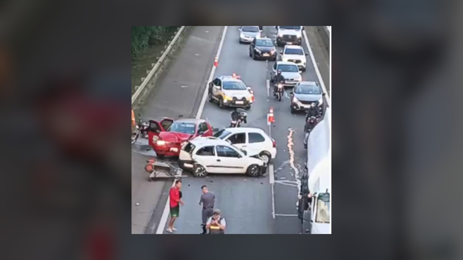 Acidente interdita Rodovia Raposo Tavares em Sorocaba