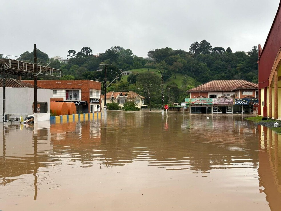 Rio Negrinho, no Norte de SC, decretou situação de emergência após temporais — Foto: Guilherme Barbosa/ NSC TV