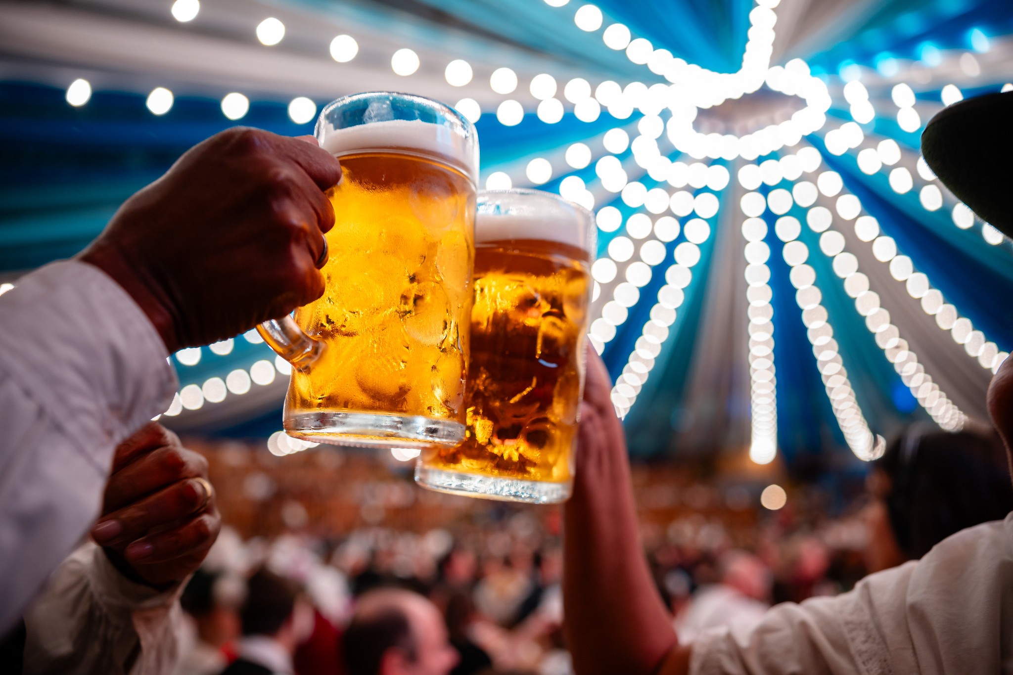 Spätzle, ein prosit, festzelt, platz: entenda e conheça os termos alemães  mais comuns na Oktoberfest