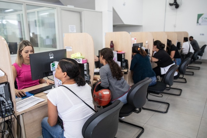 Feirão exclusivo para mulheres em Contagem oferece quase mil vagas de emprego neste sábado