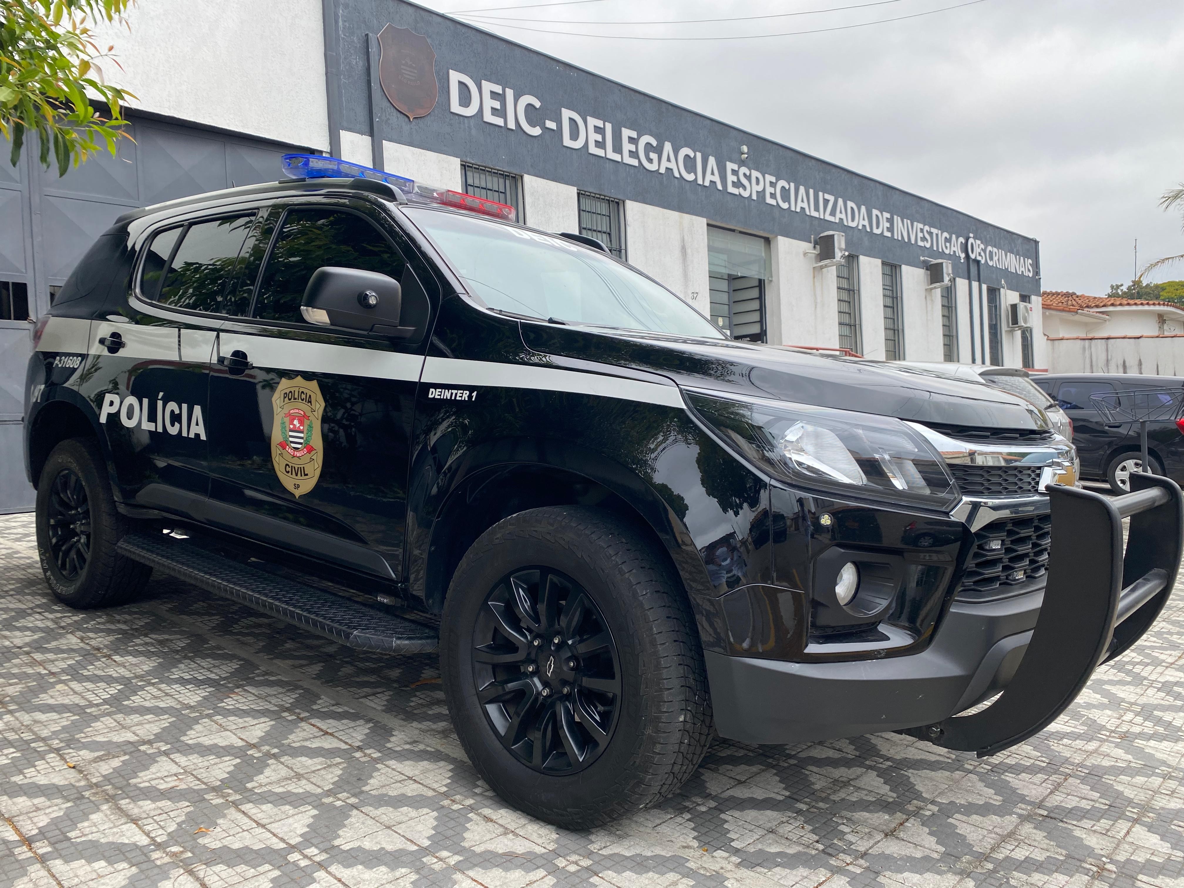 Polícia prende grupo suspeito de traficar drogas, armas e clonar cartões bancários em Taubaté, SP