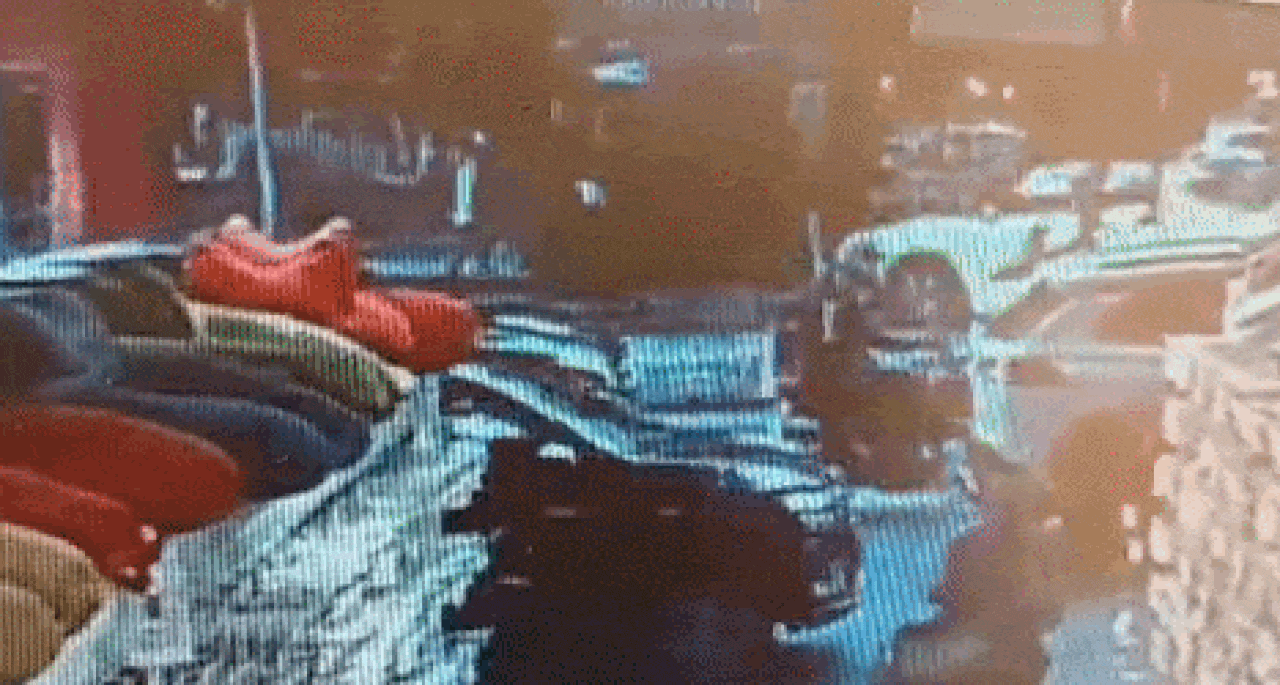 VÍDEO: carro capota e interdita avenida da Savassi, em BH 
