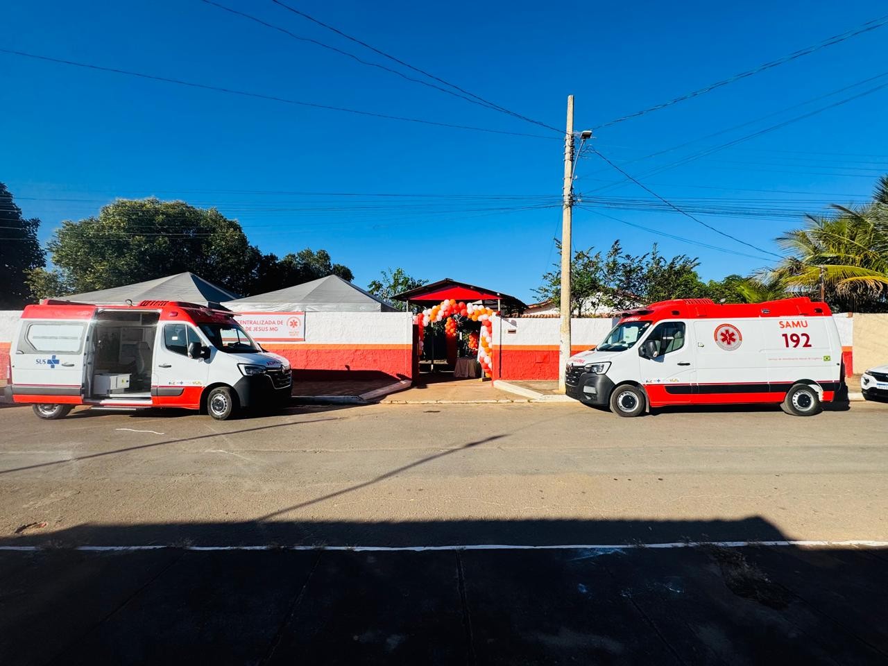 Ambulâncias do Samu que funcionam como UTIs móveis são entregues para municípios do Norte de MG
