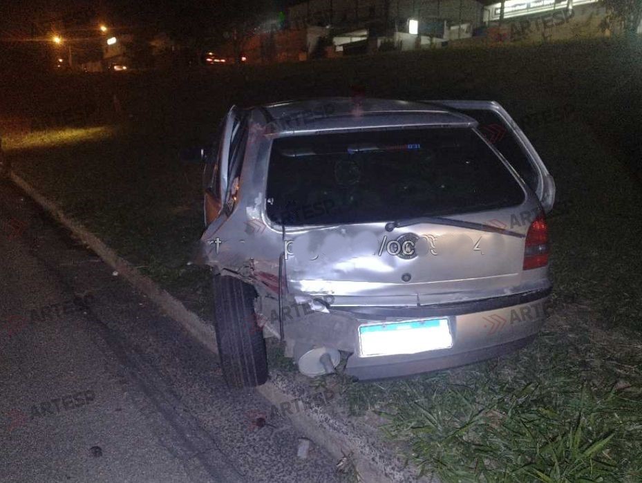 Acidente entre ônibus e carros provoca engavetamento na Rodovia Santos Dumont em Campinas
