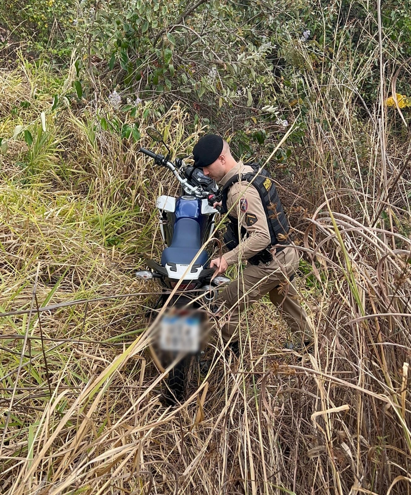 Dois são presos após roubo de moto em Salinas; veículo seria repassado em troca de drogas e para pagamento de dívida 