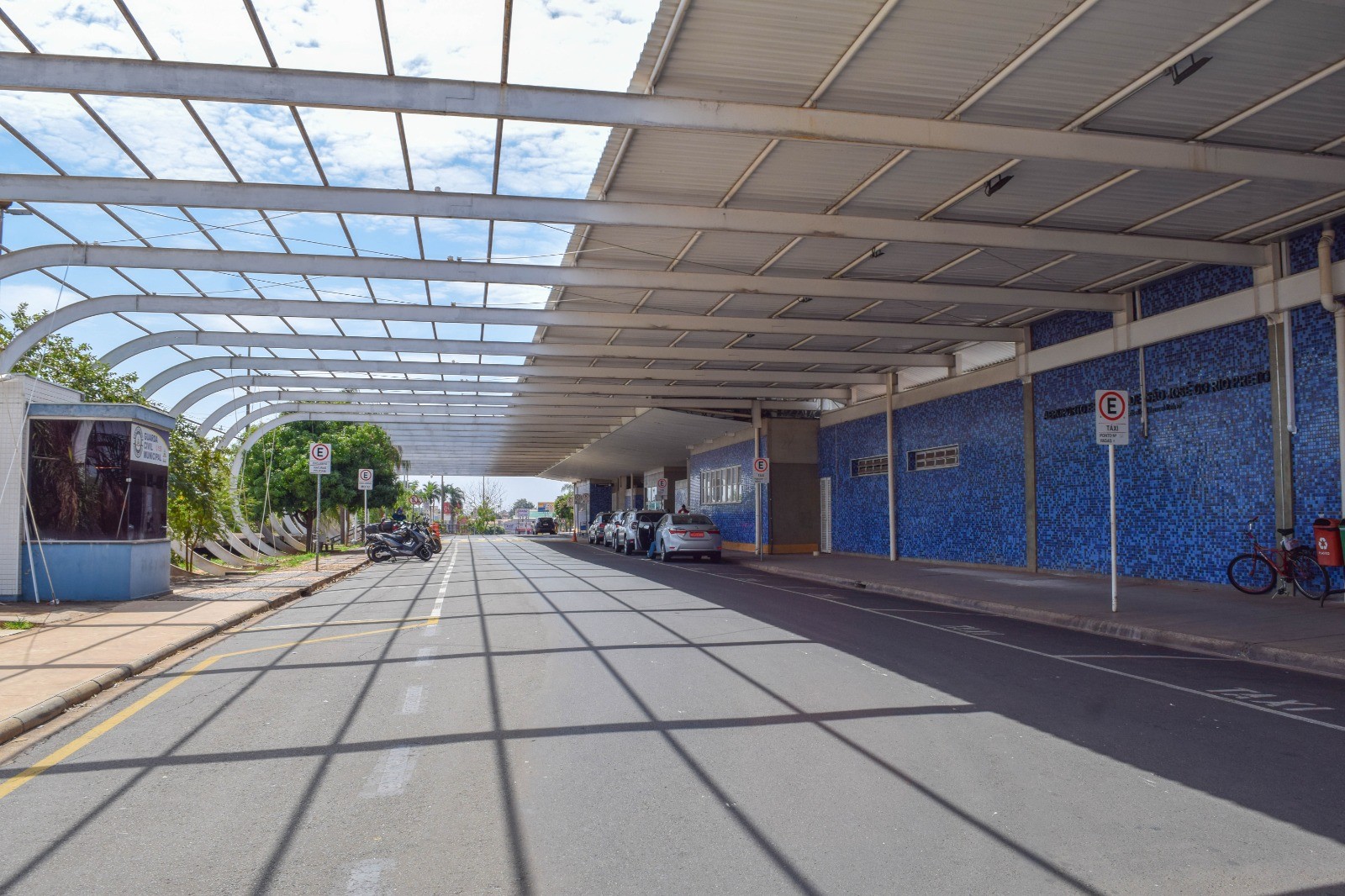 Voo é cancelado após aeronave colidir com pássaro e passar por manutenção no Aeroporto de Rio Preto 
