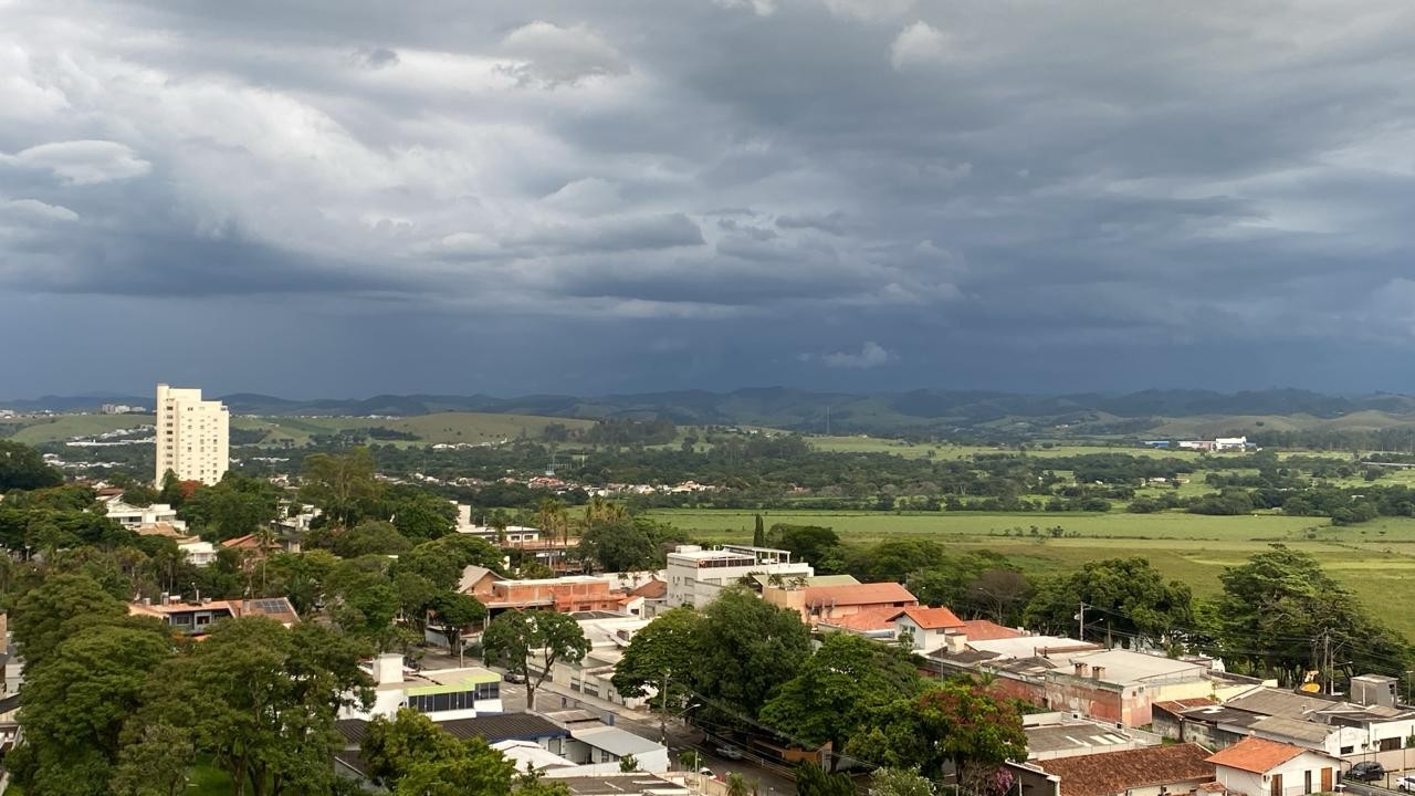 Fim de semana segue instável e com alerta de tempestade em toda a região; veja a previsão
