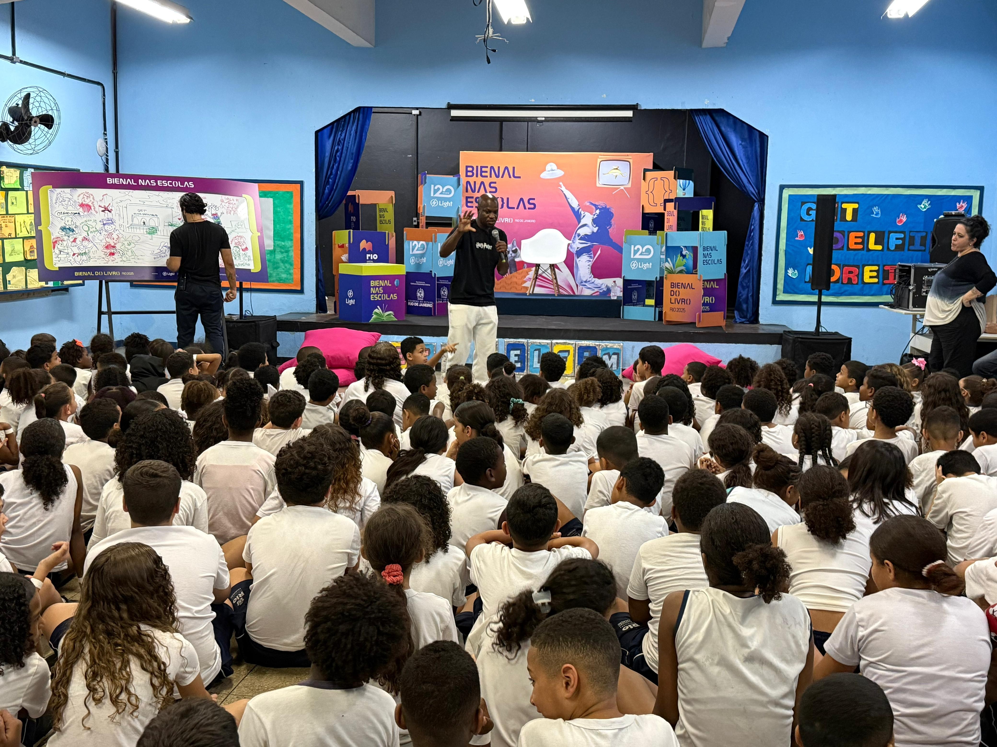 Projeto Bienal nas Escolas leva autores a alunos do Rio e da Baixada Fluminense