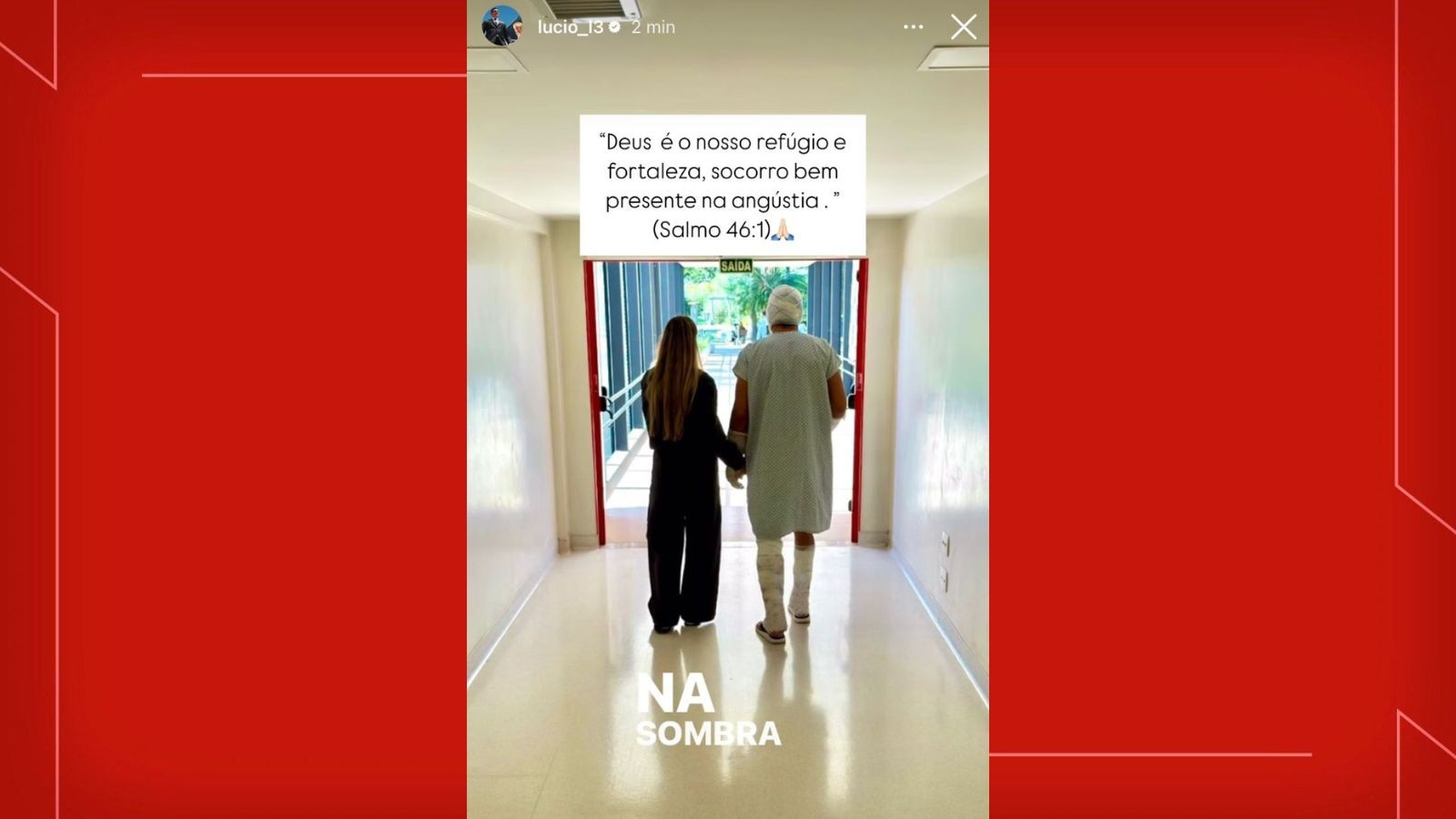Ex-jogador Lúcio aparece enfaixado em primeira foto após acidente com lareira ecológica