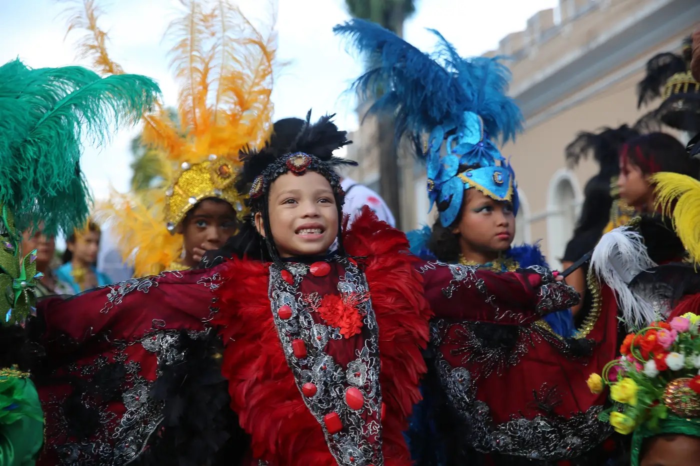 Revoada dos Pássaros Juninos abre temporada de festas juninas em Belém com cortejo e teatro popular