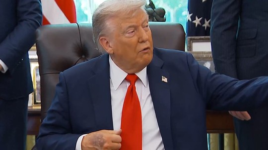 FOTO: Trump aparece com hematoma na mão; Casa Branca fala em irritação na pele causada por aspirina e excesso de cumprimentos