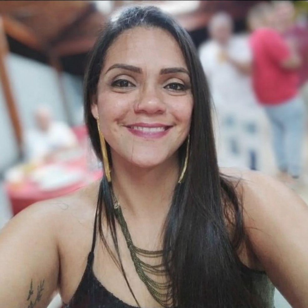 Eliete pagou mais de R$ 25 mil pelos procedimentos que deixaram sequelas — Foto: Acervo pessoal