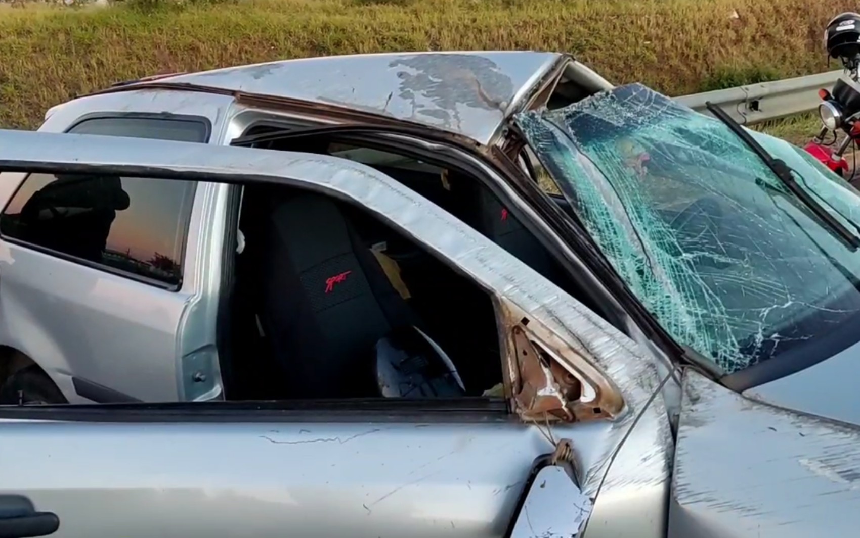 Motorista fica gravemente ferida e cavalo morre em acidente na Rodovia Cândido Portinari, em Franca, SP