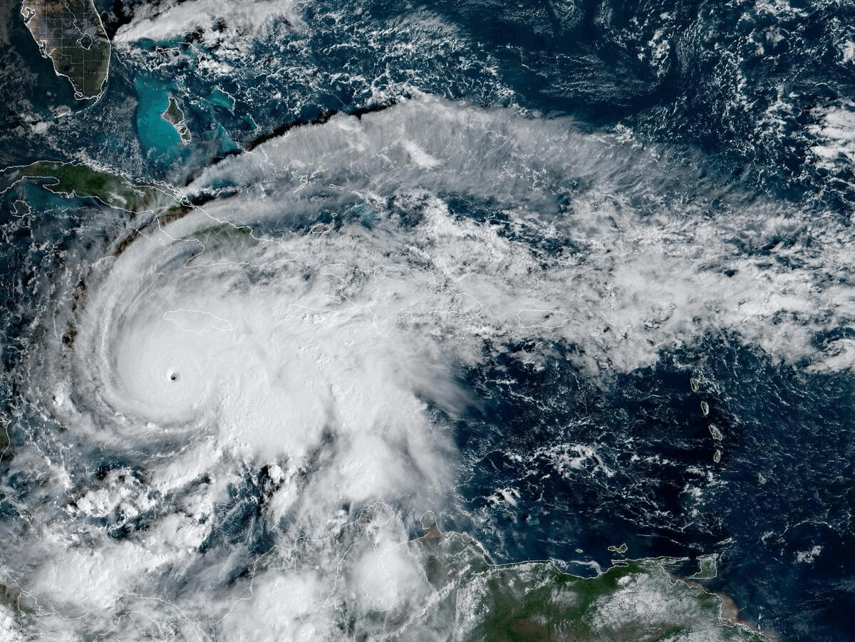 Furacão Melissa toca o solo na Jamaica e vira a 'tempestade do século' no país