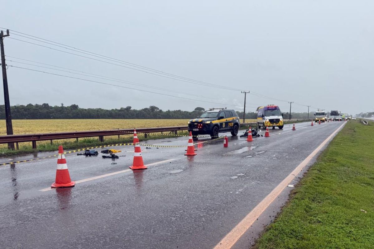Acidente entre moto e caminhão causa 3º morte do dia na BR-163