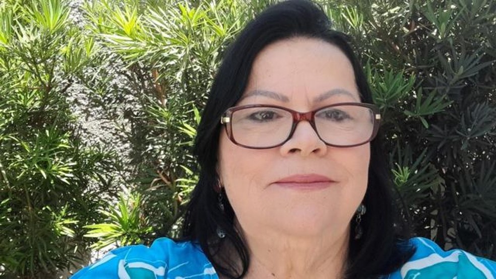 Irene Alves dos Santos, de 66 anos, mudou hábitos após cair no quintal de casa — Foto: Arquivo Pessoal