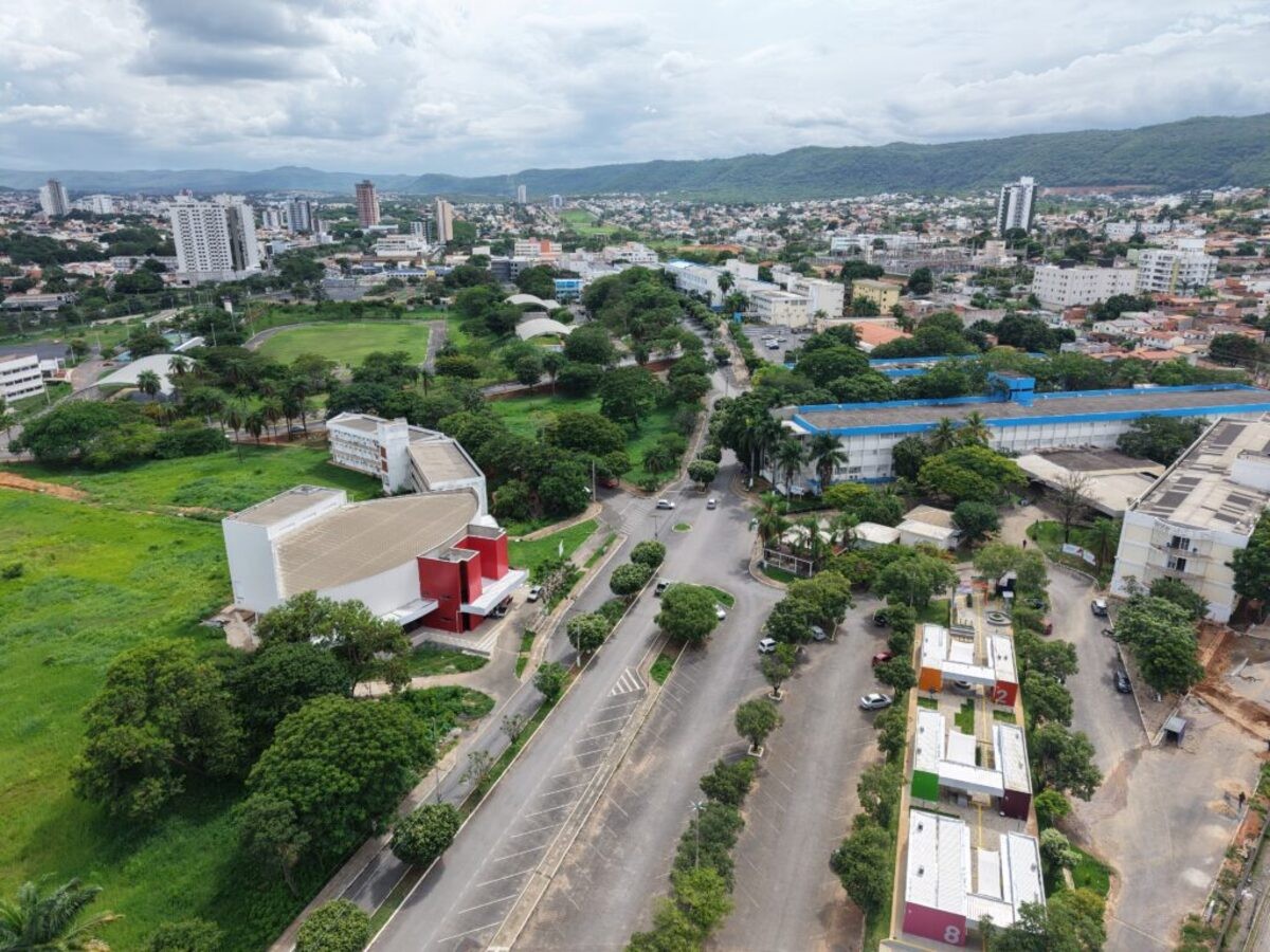 Unimontes inicia concurso que prevê mais de 400 vagas; veja primeiros editais