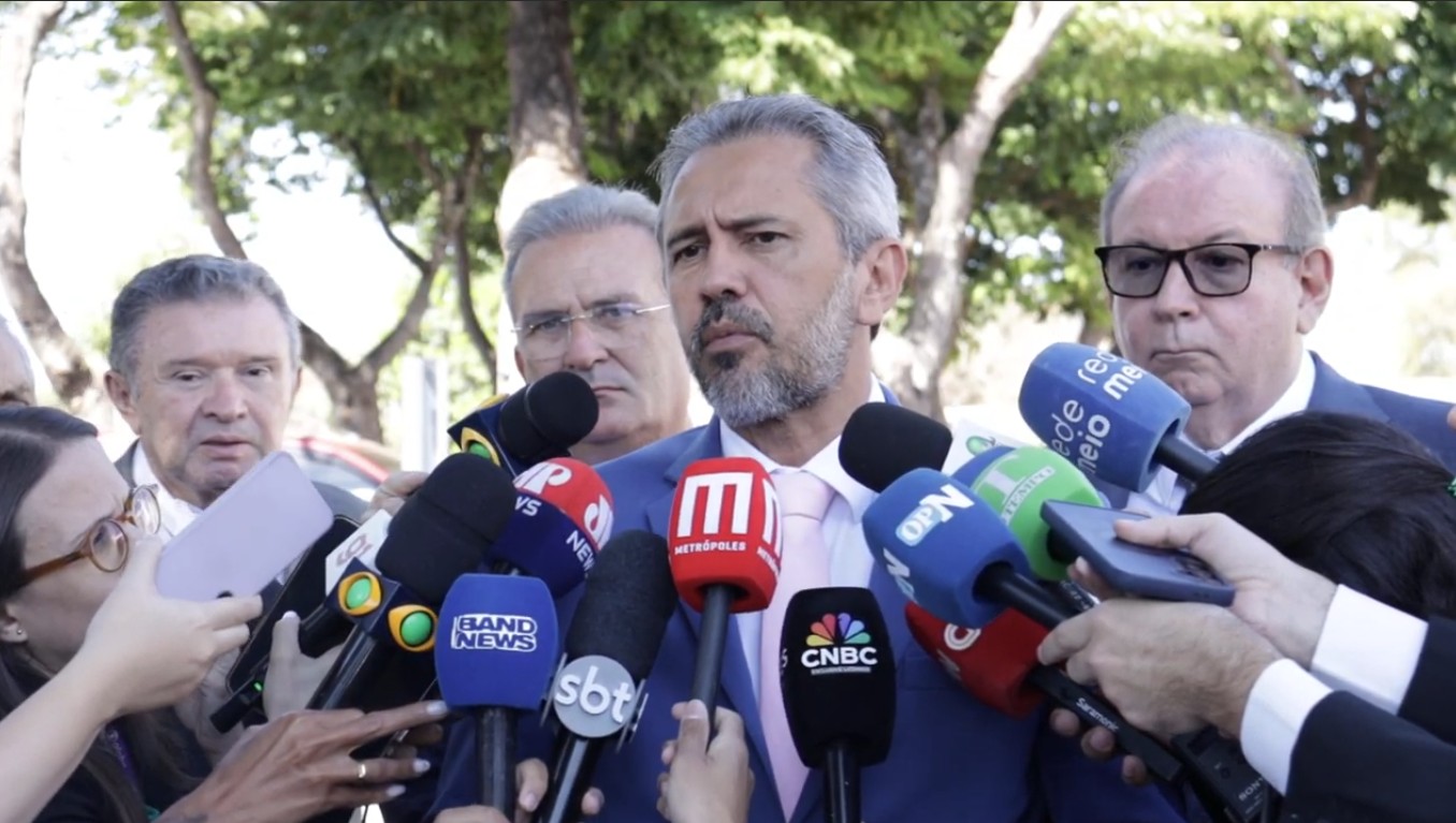'Nossa aposta é no diálogo e na negociação', diz Elmano de Freitas a três dias do início do tarifaço