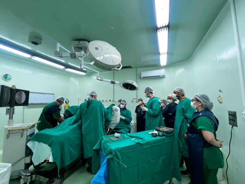 Paciente do IJF com lesão na medula recebe primeiro procedimento com polilaminina pelo SUS no Ceará — Foto: IJF/Divulgação