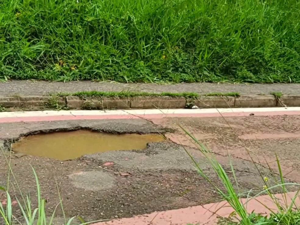 Buracos, pintura desgastada e trecho que passa em bueiro: ciclistas apontam problemas nas ciclovias e ciclofaixas de Campinas